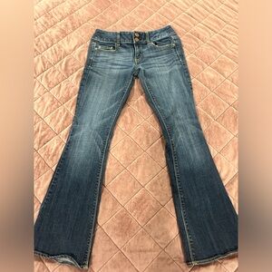 American eagle stretchy low rise jeans, flared Size: 2